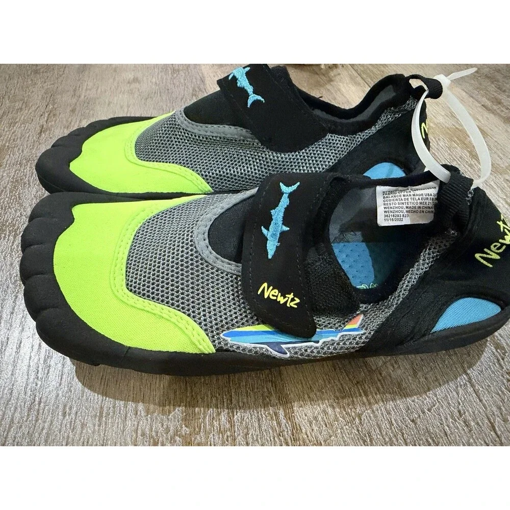 Newtz Kids Water Shoes Size 2/3 Youth Shark Black Lime Green Aqua Socks NWOT